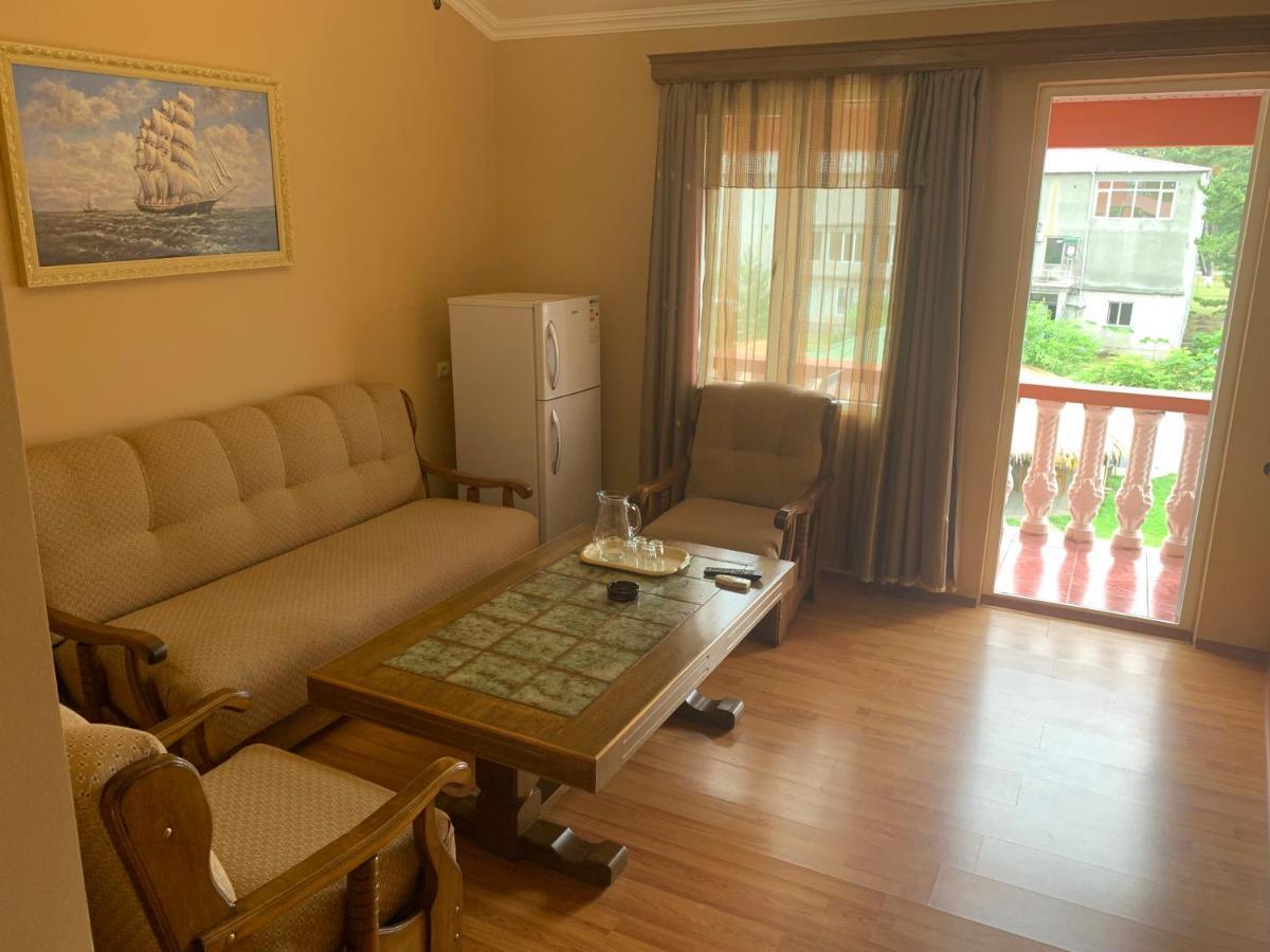 Guest House Rusalka Кобулети Экстерьер фото