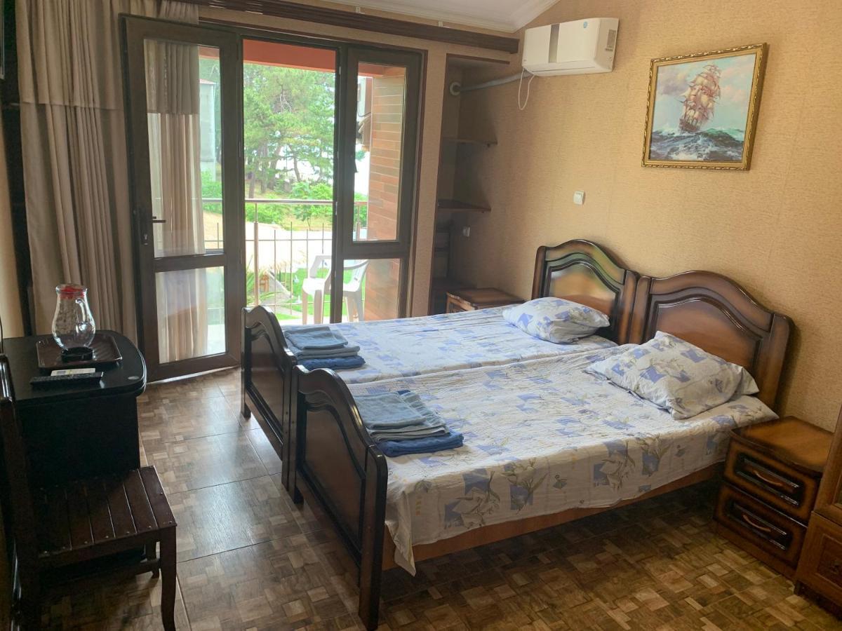 Guest House Rusalka Кобулети Экстерьер фото