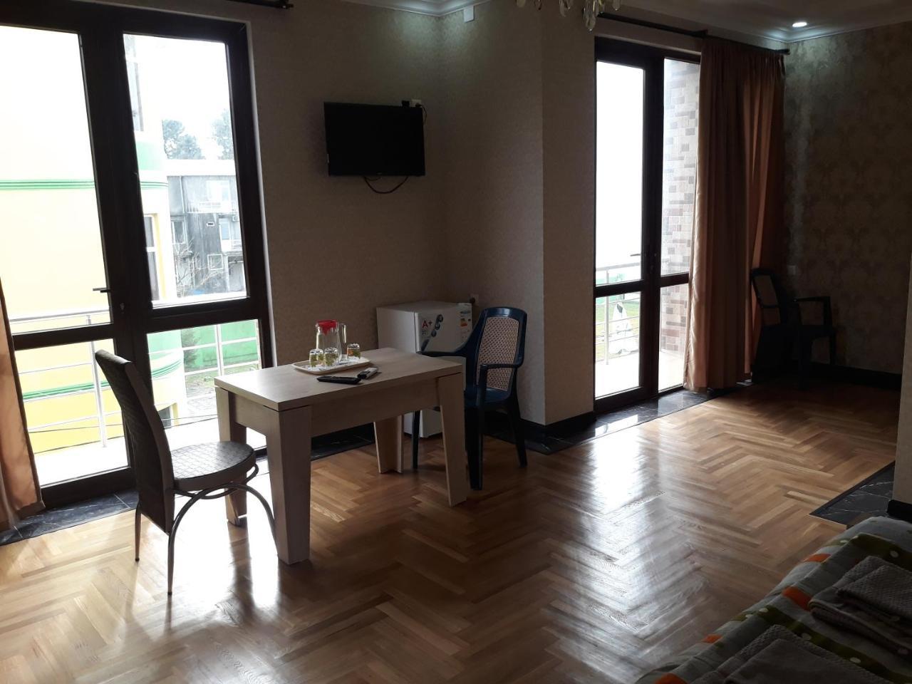 Guest House Rusalka Кобулети Экстерьер фото